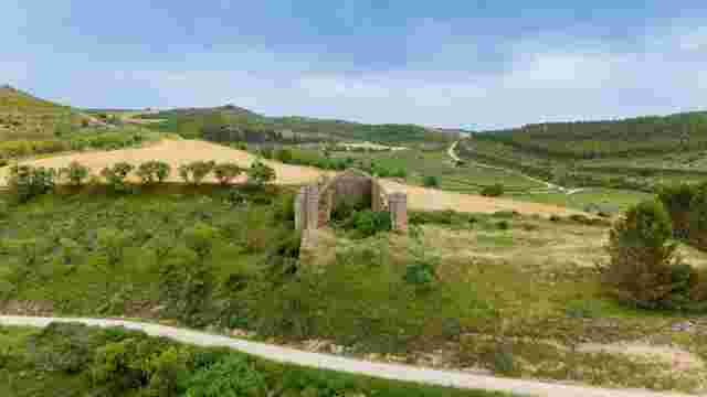 Hipogeo de Longar y ermitas de Viana y Aras